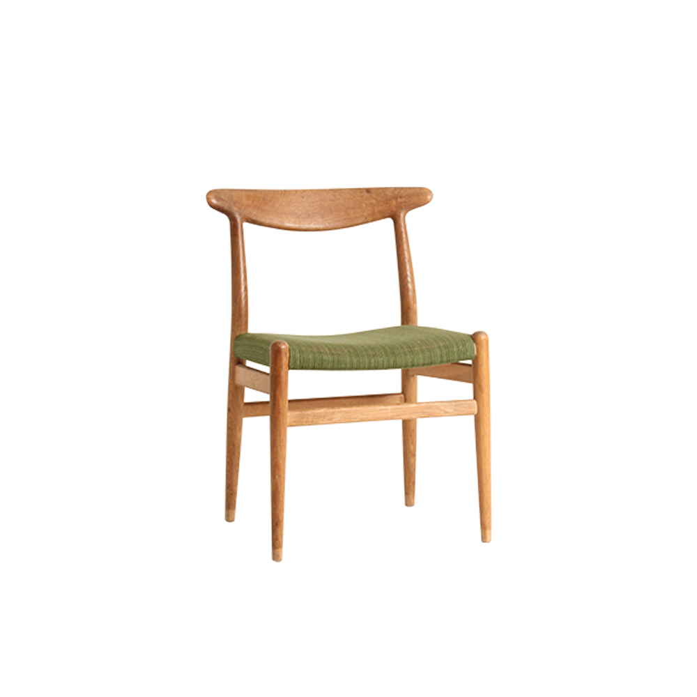 ★W2 ダイニングチェア (Hans J. Wegner)